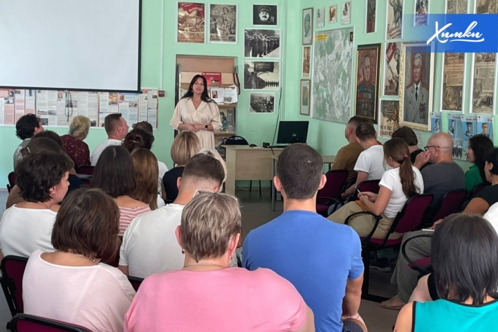 Депутат поддержал инициативу химчан по высадке кустарников в Клязьме-Старбееве 