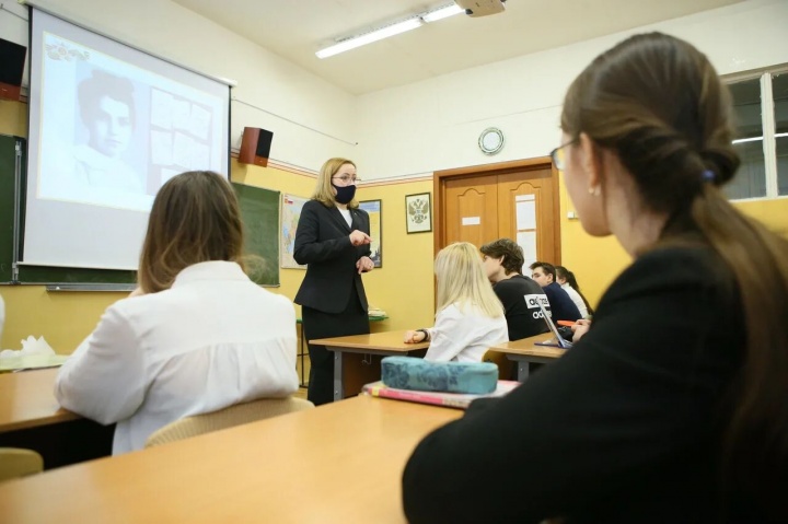 Химкинские учителя могут подать заявки на соципотеку до 14 мая