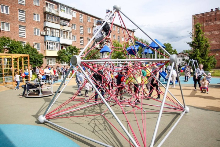 В Подмосковье стартовало онлайн-голосование за выбор мест для установки детских площадок по программе губернатора в 2023 году
