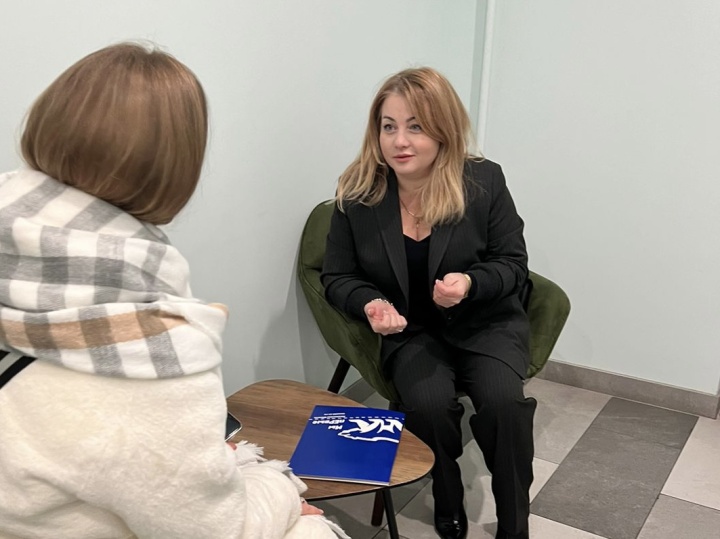 В Химках депутат Юлия Ишкова рассказала о социальных льготах для семей участников СВО