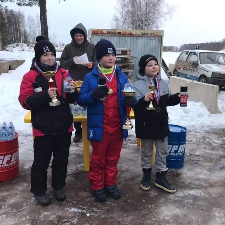 Три медали на зимних гонках в Дмитрове для химкинских пилотов