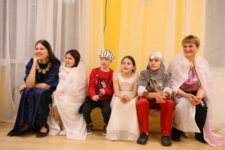 В Химках единороссы исполнили новогодние желания детей из детского социально-реабилитационного центра