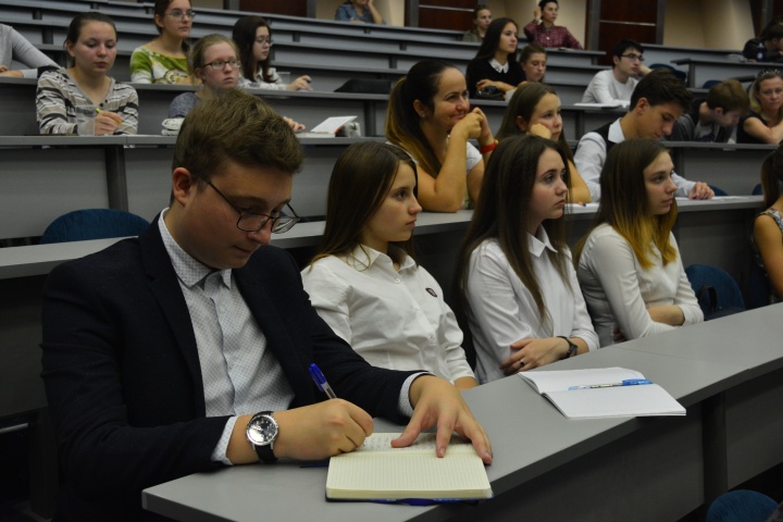 Химкинские школьники могут послушать университетские лекции онлайн