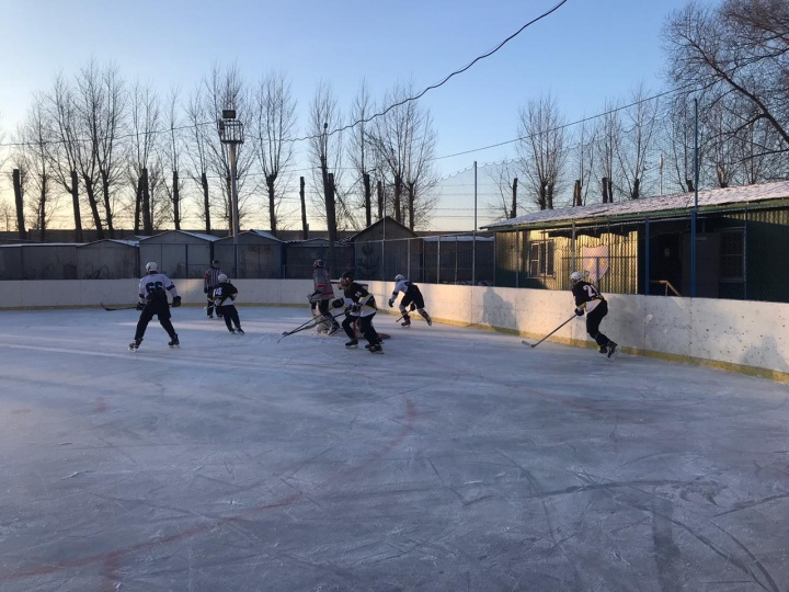 В Подрезково состоялся первый матч в рамках Первенства Московской области по хоккею среди коллективов физической культуры