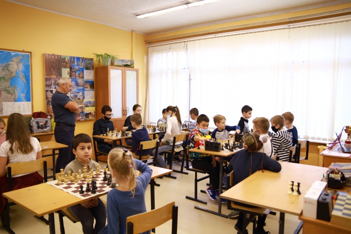 Белые, ваш ход: в гимназии №16 состоялся шахматный турнир спортшколы «Химки»