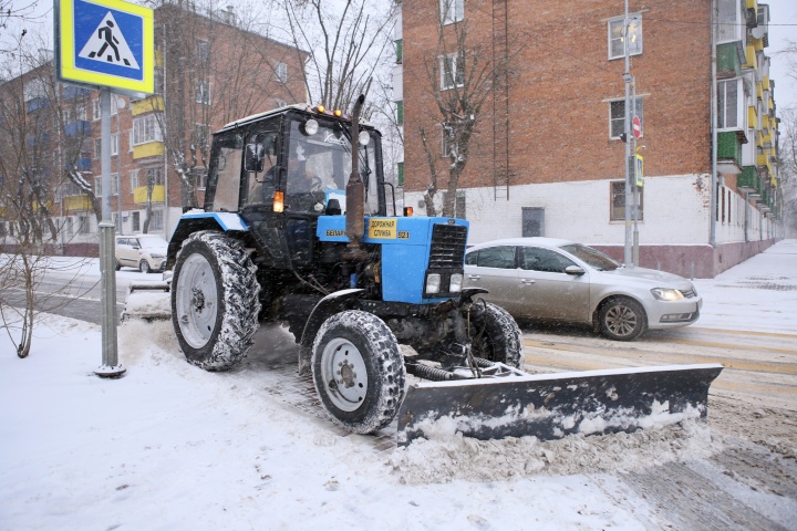 За выходные дни дорожники вывезли 1060 кубометров снега
