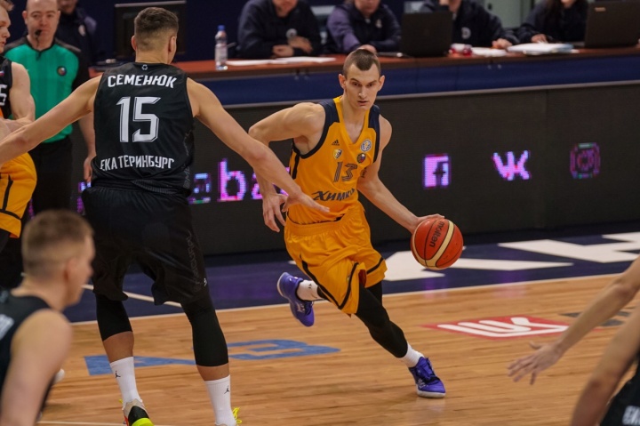 Баскетбольные «Химки-Подмосковье» сыграют против московской «Руны»