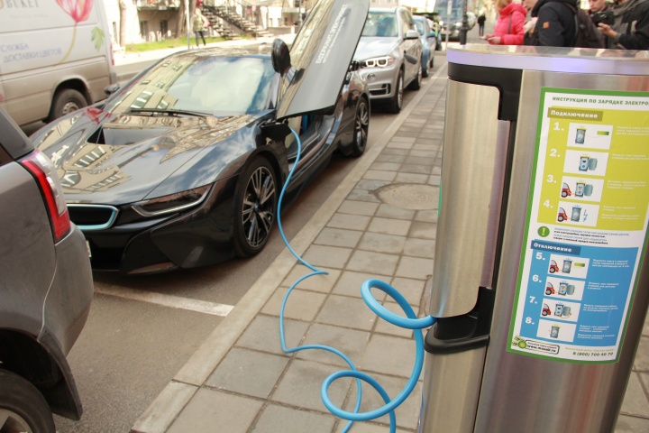Пользователи электромобилей в Химках могут пройти опрос для улучшения электрозарядной инфраструктуры
