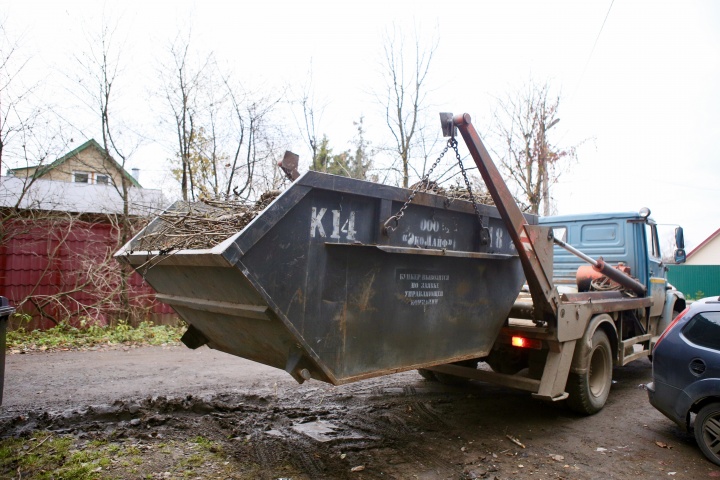 В Химках очистили лесопарк от мусора