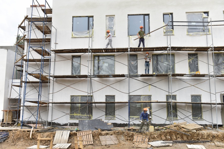 В городском округе Химки ежедневно ведется мониторинг строительства социальных объектов