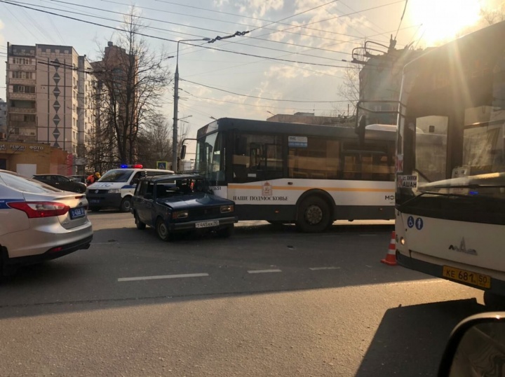 В Химках пассажирский автобус попал в ДТП