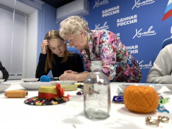 «Единая Россия» организовала творческий мастер-класс ко Дню молодежи